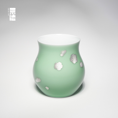 景德1004碧色银绘落花天大杯