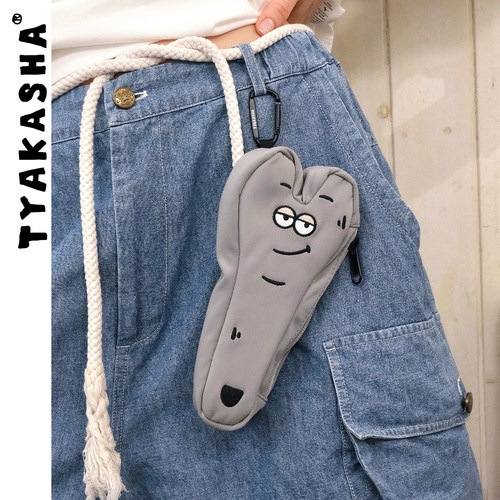 TYAKASHA 塔卡沙*HARDWARE联名系列灰色挂包