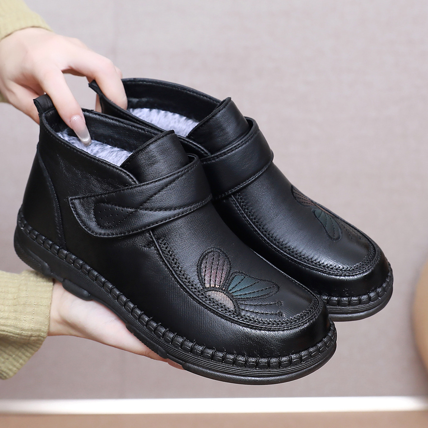 冬季老北京布鞋女棉鞋加绒保暖妈妈鞋中老年加厚保暖软底防滑棉靴