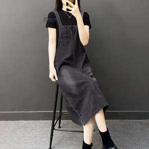 胖妹妹宽松吊带连衣裙2026加大码减龄百搭背带牛仔长裙夏a字潮裙