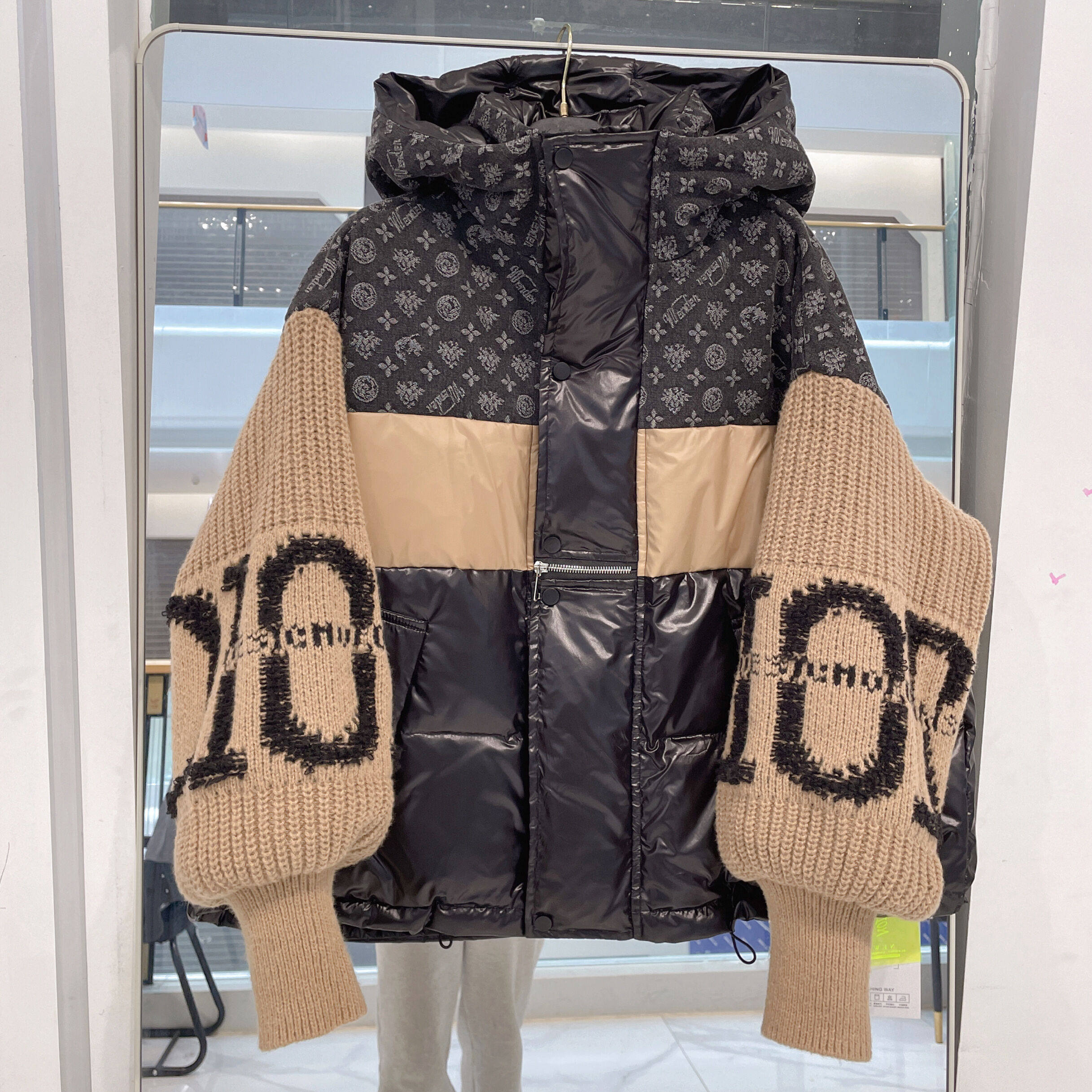 欧洲站新款潮牌牛仔拼接连帽羽绒服女针织袖字母花加厚白鸭绒外套