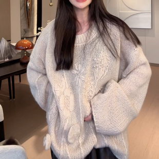 复古大码短款毛衣女款秋冬2025新款立体钩花针织衫小个子圆领上衣