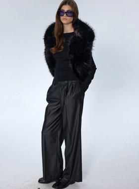 贵气沉静的时髦高手 CSFC一件两穿式围巾马甲貉子毛仿皮草设计感
