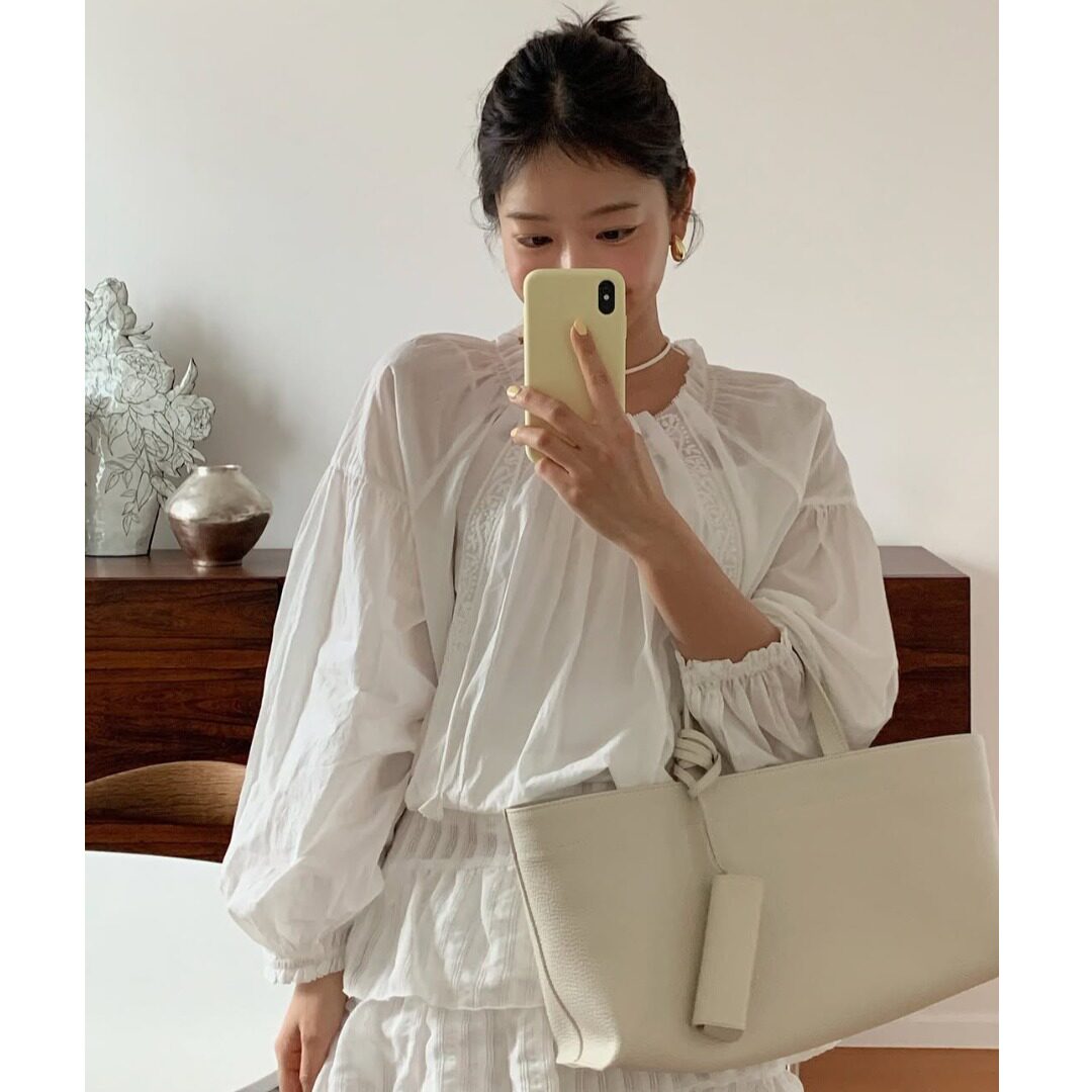 韩国蕾丝刺绣褶皱长袖衬衫上衣女