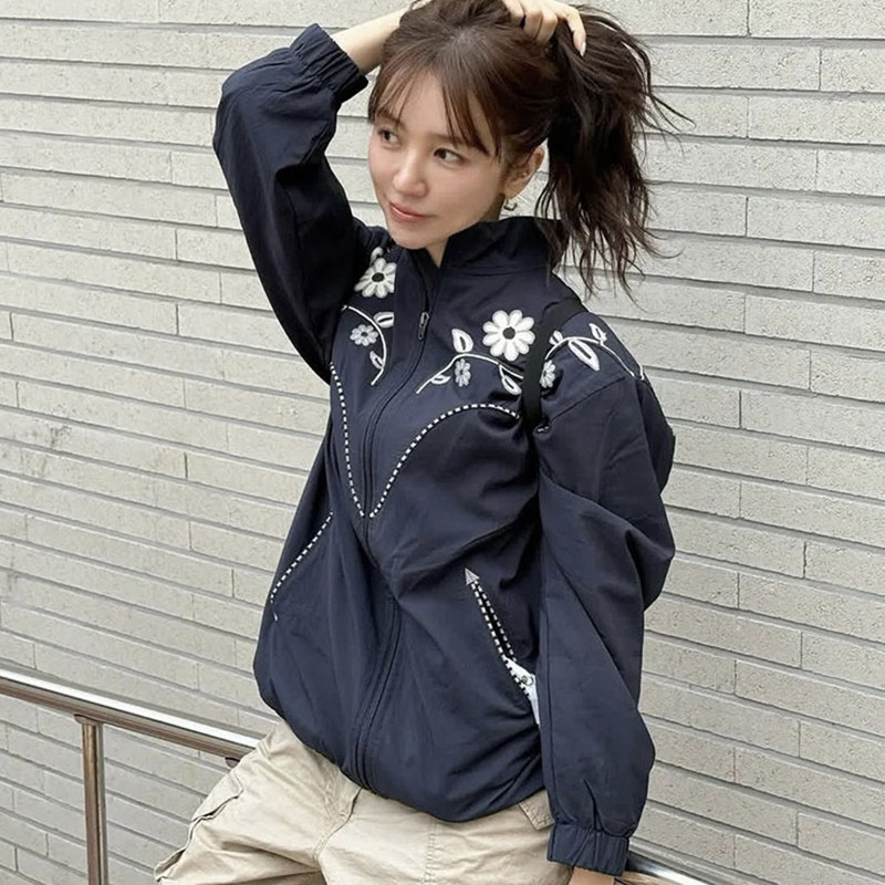 韩国立领刺绣拉链抽绳风衣外套女