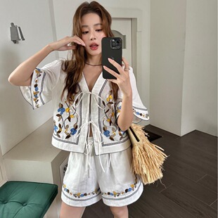 女 亚麻套装 韩国东大门度假风重工刺绣V领蝴蝶结系带衬衣 休闲短裤