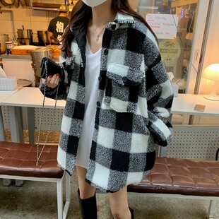 韩国东大门2025秋冬时尚复古翻领格子宽松羊羔绒保暖毛呢厚外套女