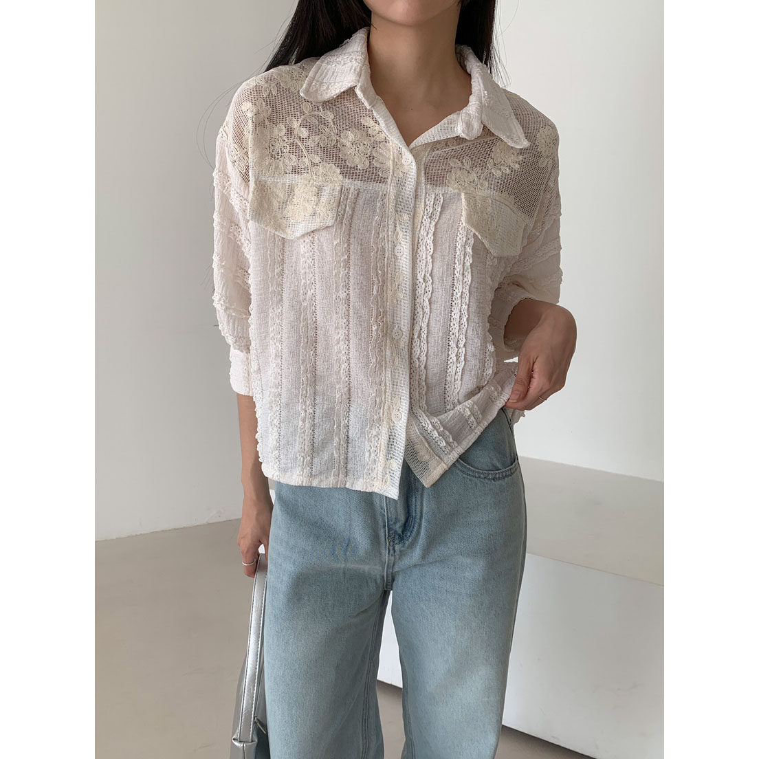 韩国东大门蕾丝拼接设计时髦透视罩衫宽松显瘦长袖纯色上衣衬衫女