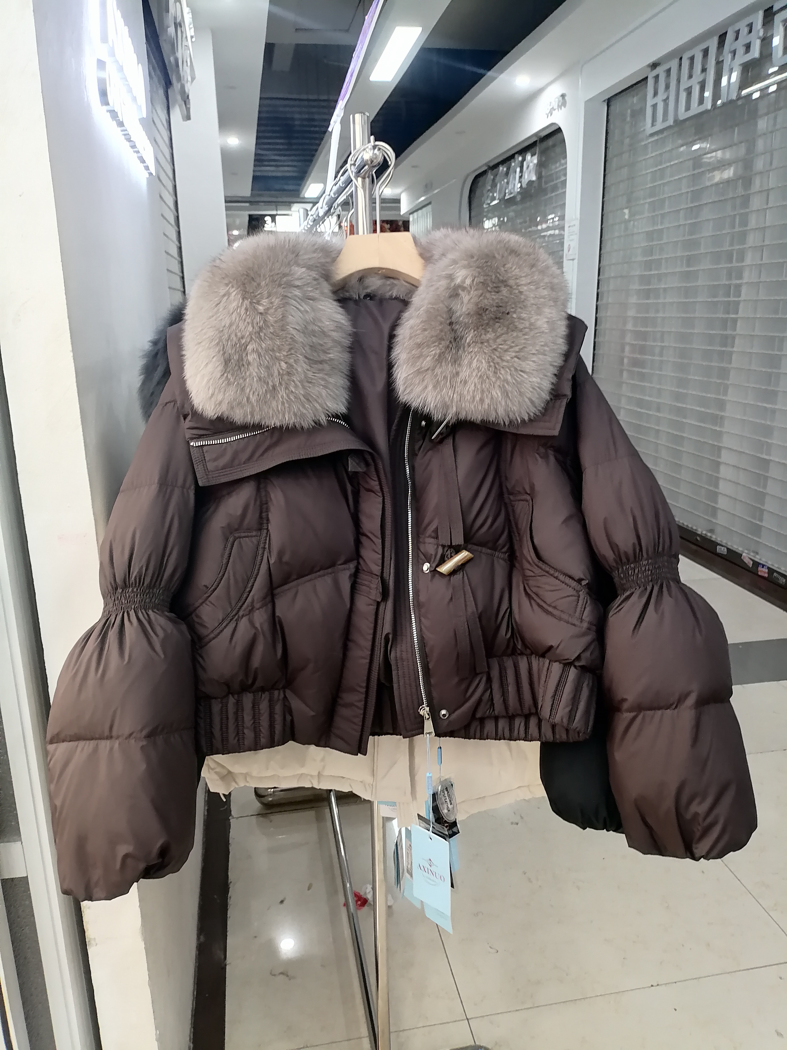 欧韩休闲百搭鹅绒服洋气时尚百搭短款小个子羽绒外套配真狐狸毛领