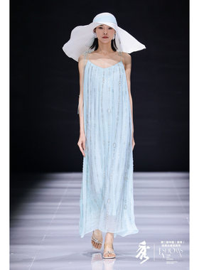 VAN SUNSUN上善2025夏季|蓝梦重工钉珠吊带裙