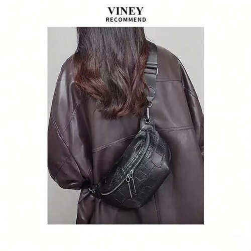 Viney包包2026新款胸包真皮斜挎女包高端大气马鞍包宽肩带单肩包