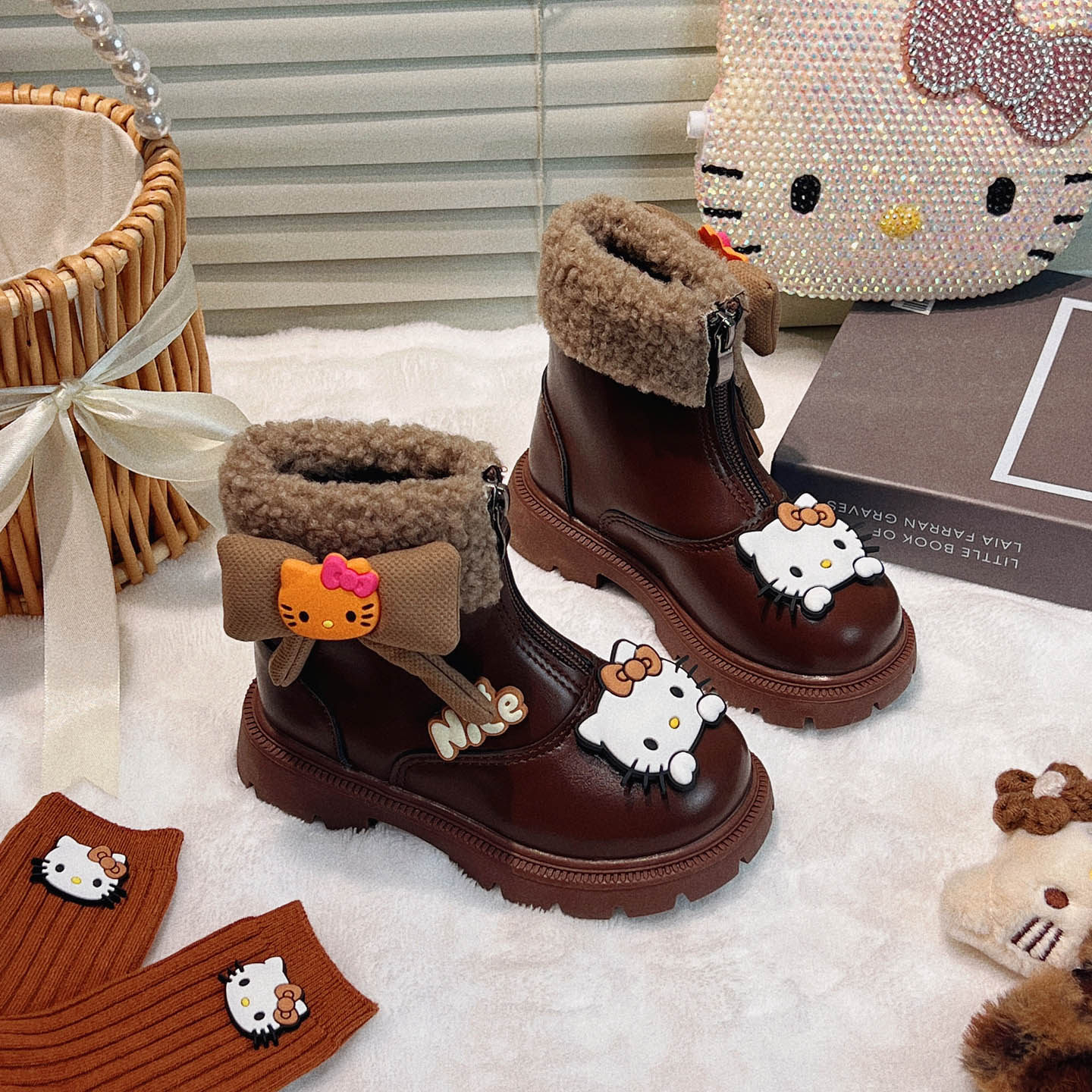 女童马丁靴二棉2025新款儿童靴子女孩加绒皮靴女款冬季软底短靴冬