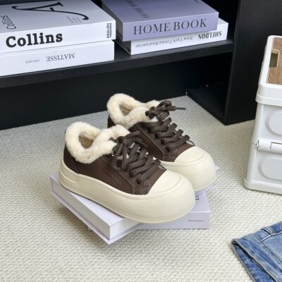 2025冬季百搭厚底毛毛小白板鞋