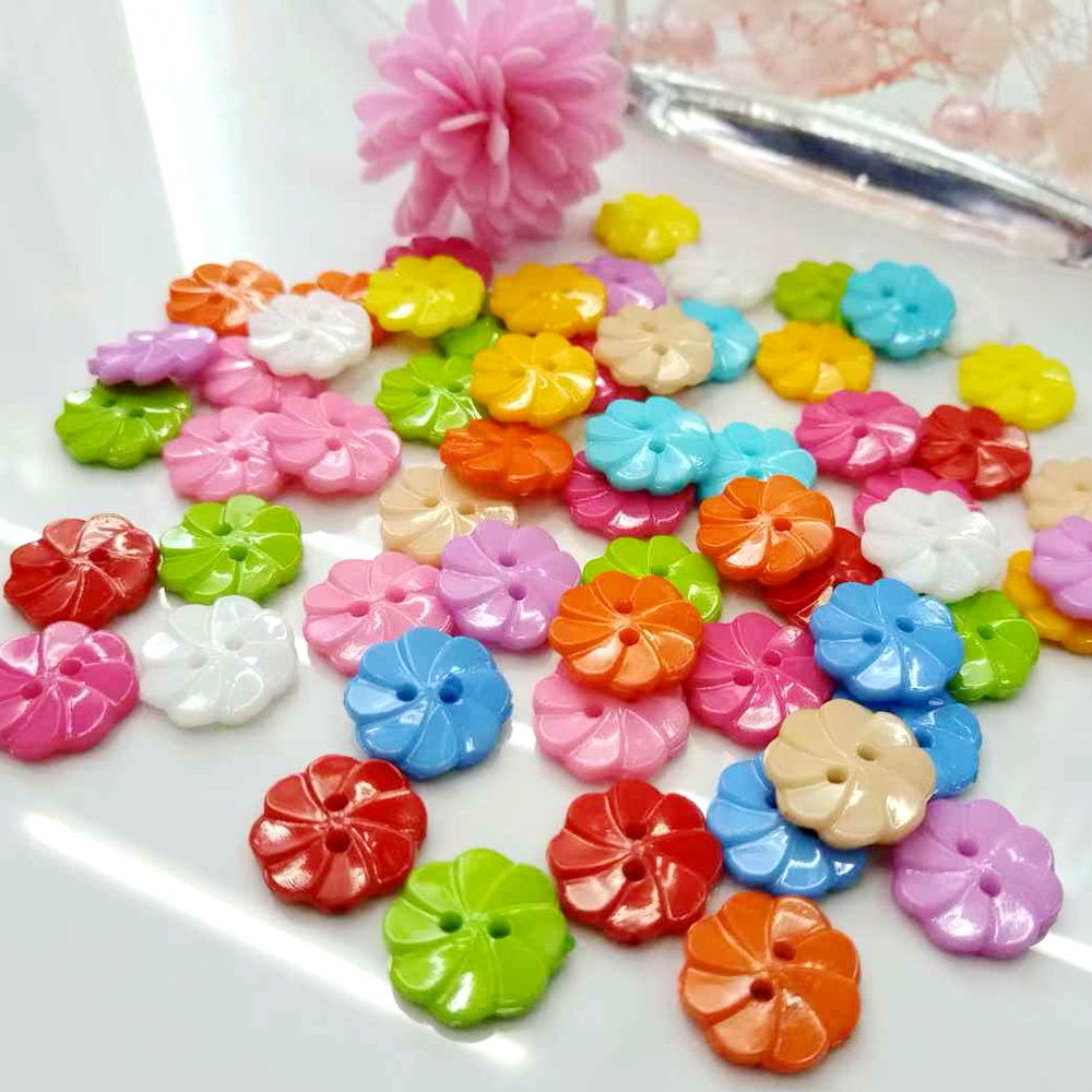 30个混色随机1.7厘米塑料花朵纽扣儿童服饰缝纫配件DIY用品