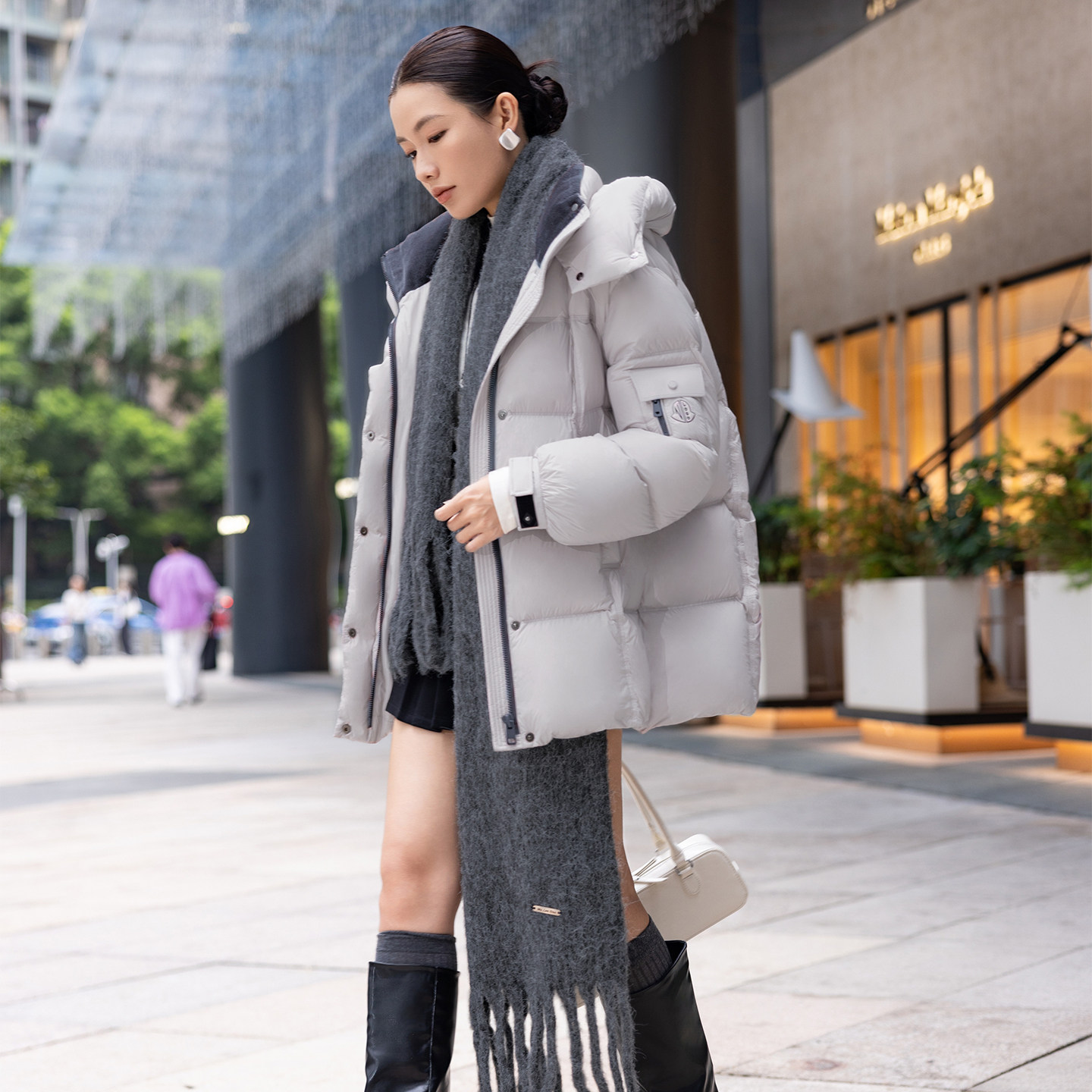 95白鸭绒中长款连帽加厚羽绒服女