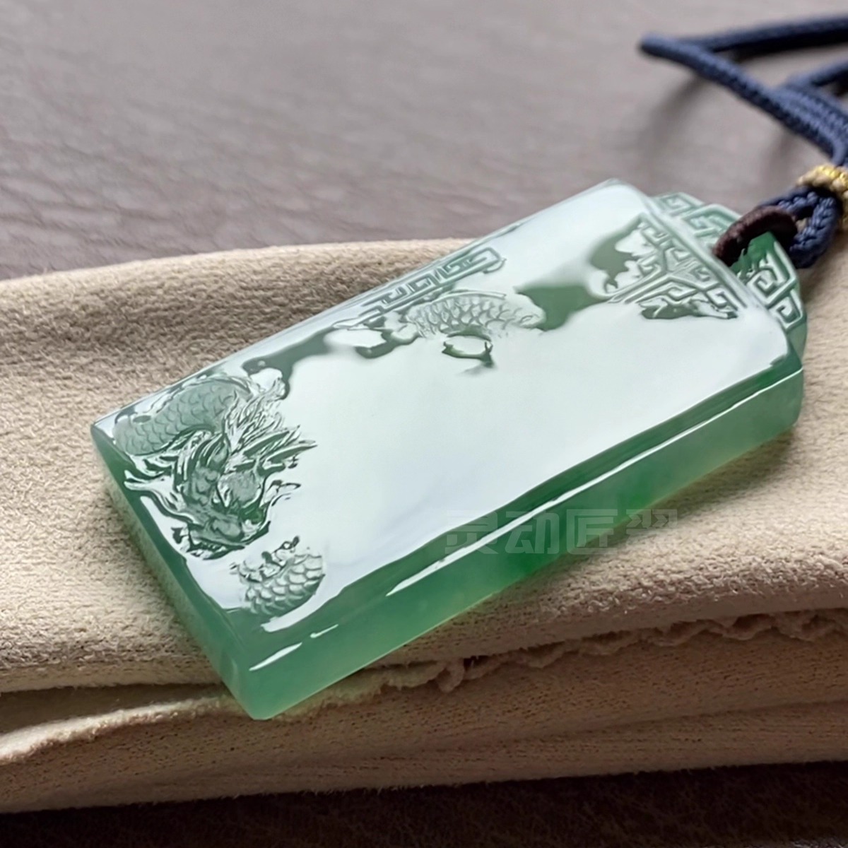 见龙无疆木那绿仿古无事牌龙牌