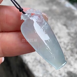 冰种起光雪花棉翡翠梅花瓶子吊坠
