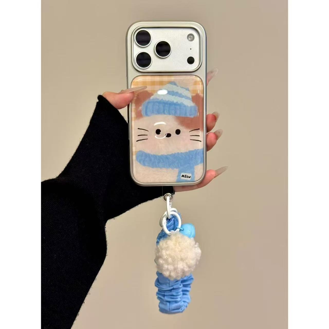 2025可爱格纹蓝色帽子围巾小猫适用ihone17promax苹果16p手机壳15