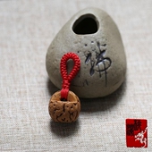 野生新款 手工雕刻山桃篮儿童宝宝压惊平安钥匙串红绳挂件实拍订做