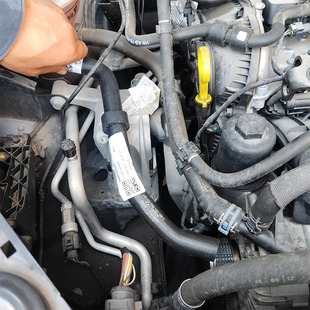 大众夏朗漏防冻液EA888三代防冻液水管解决渗漏发动机漏防冻液漏