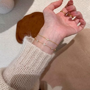 闪钻十字架手链女生轻奢小众设计高级感百搭叠戴细手饰2025新款潮