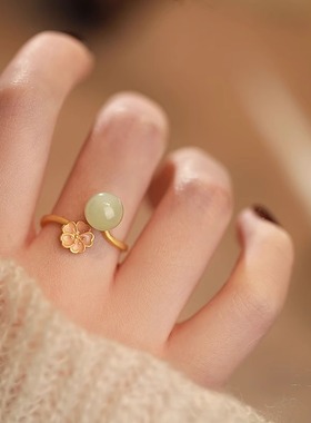 新中式花朵和田玉戒指女小众设计感复古高级感轻奢女式旺财食指环