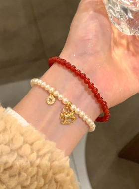 新年金色小马珍珠手链女生轻奢小众精致马上有钱手串2026新款礼物