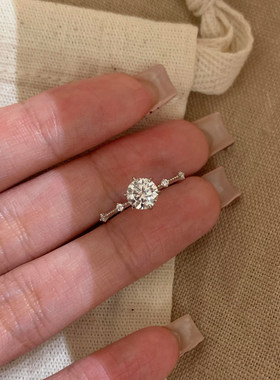 爆闪仿圆钻锆石戒指女轻奢高级感百搭精致细圈食指戒小众设计指环