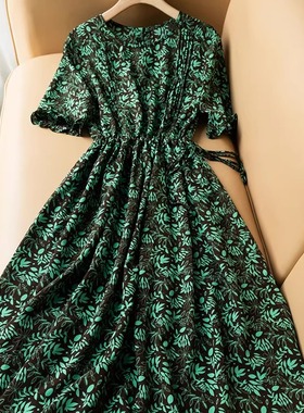 绿野仙踪 塔克褶线条 圆领短袖收腰显瘦长款秋季连衣裙女 L59912