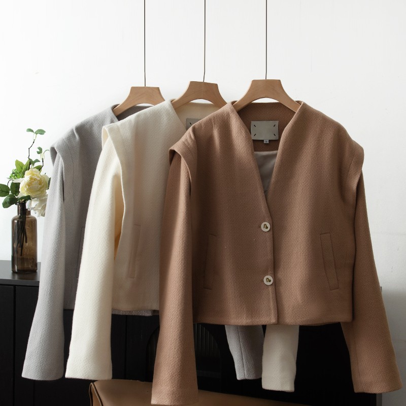 精纺粗针羊毛 设计感缺口V领 短款香枫单面毛呢外套 W02113