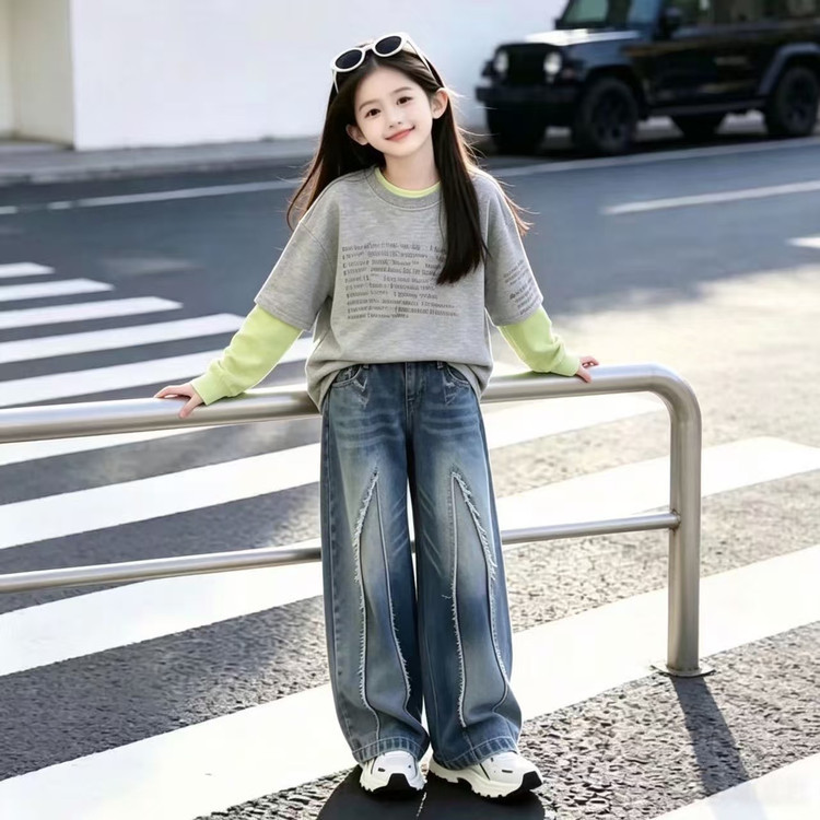 女童假两件秋季新款套装2026儿童印花上衣毛边三角牛仔阔腿裤套装