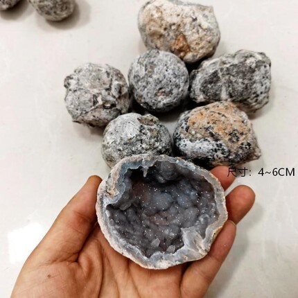 墨西哥青皮玛瑙晶洞原石厂家