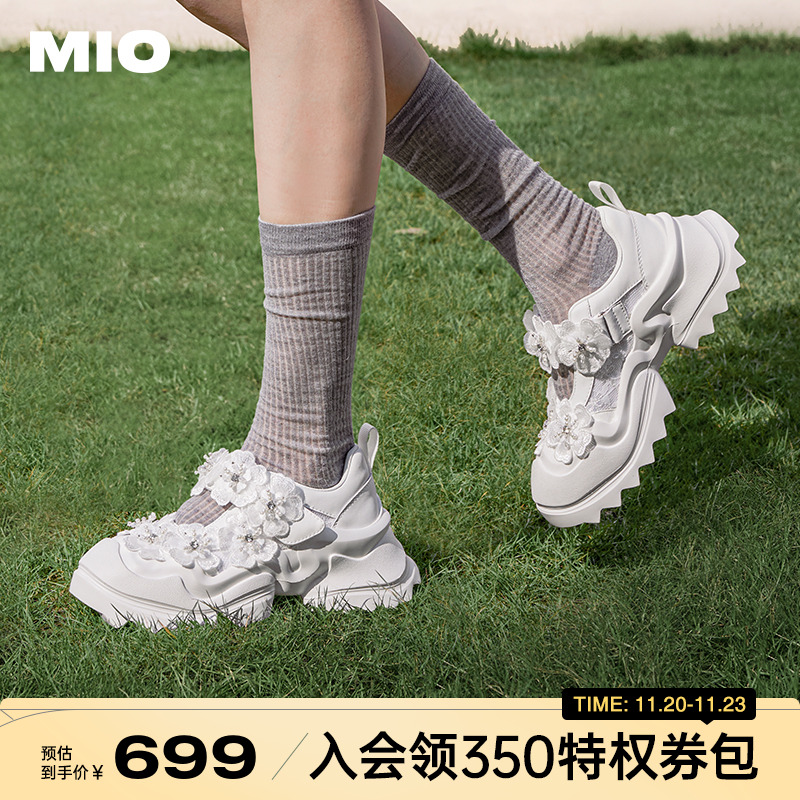 立体包容圆头  微翘延伸自然楦型