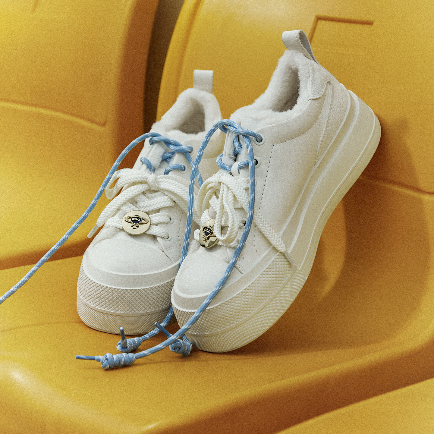 沈梦辰同款奶糕小白鞋MIO米奥加绒板鞋运动增高厚底5cm休闲女鞋