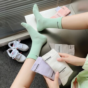 推荐健身袜子女中筒跑步运动袜韩版吸汗棉袜训练瑜伽袜纯色棉薄袜