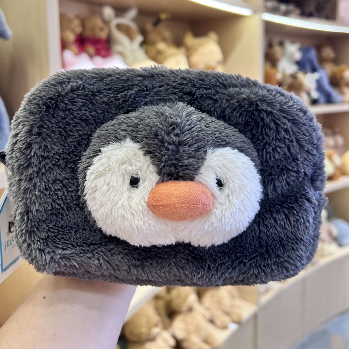 英国巴塞罗熊手袋系列毛绒玩偶花生企鹅笔袋2025秋冬新品儿童学生