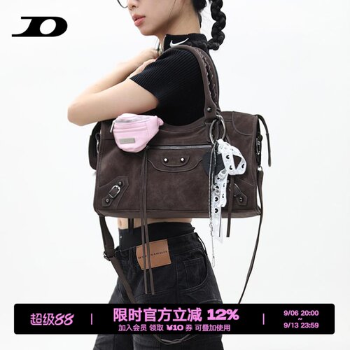 简着®麂皮绒复古机车斜挎包