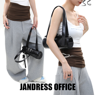 甜酷撞色拆卸蝴蝶结皮带手提腋下包 波亚圆筒包黑色 简着 原创