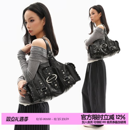 简着25AW 原创 重工款 黑色蛇皮纹铆钉腋下机车包 潮酷辣妹单肩包