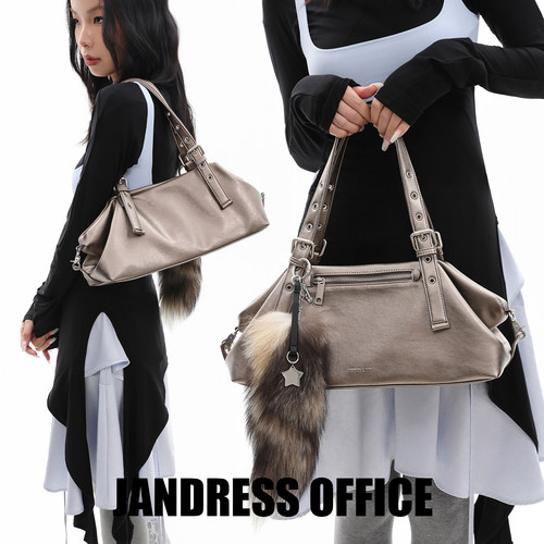 简着古铜色软皮单肩法棍腋下包