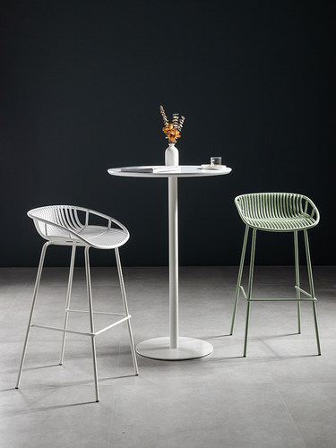 圆形高脚桌子休闲洽谈吧台