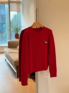 新款 小马刺绣羊绒针织衫2025新年圆领绞花毛衣开 红色白色藏青色