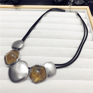 小众设计轻奢高级感复古风锁骨链潮 日韩拉丝片片黑绳项链ins时尚
