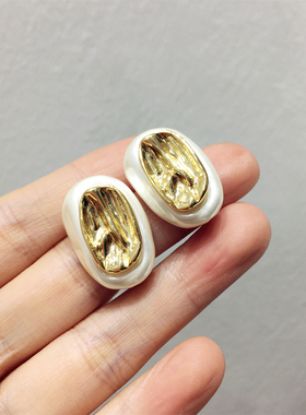 法式复古名媛风个性金属片仿巴洛克人造珍珠椭圆形耳钉耳坠饰品新