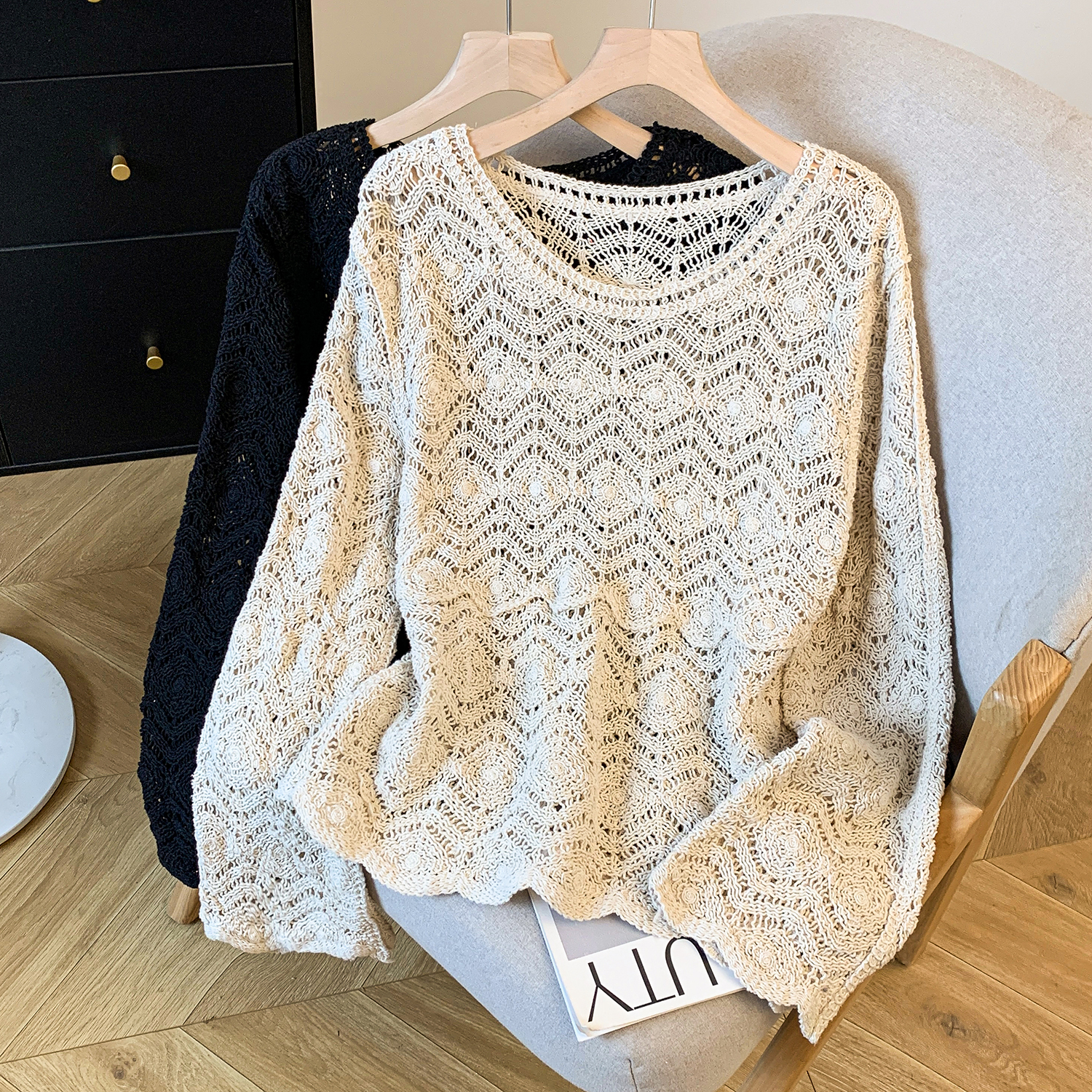 实拍新款 宽松大码 勾花镂空罩衫女 慵懒风短款 百搭上衣