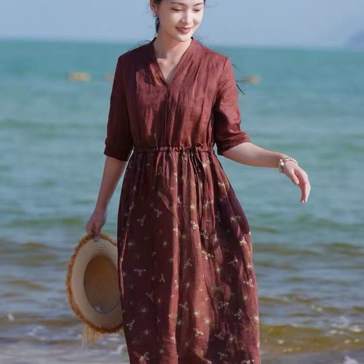 2026夏季棉麻女装长裙文艺复古优雅V领减龄五分袖苎麻连衣裙