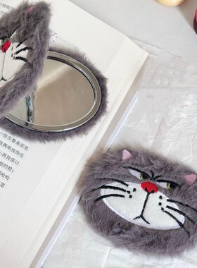 可爱路西法随身小镜子补妆镜便携小号化妆镜小圆镜毛绒猫咪折叠镜