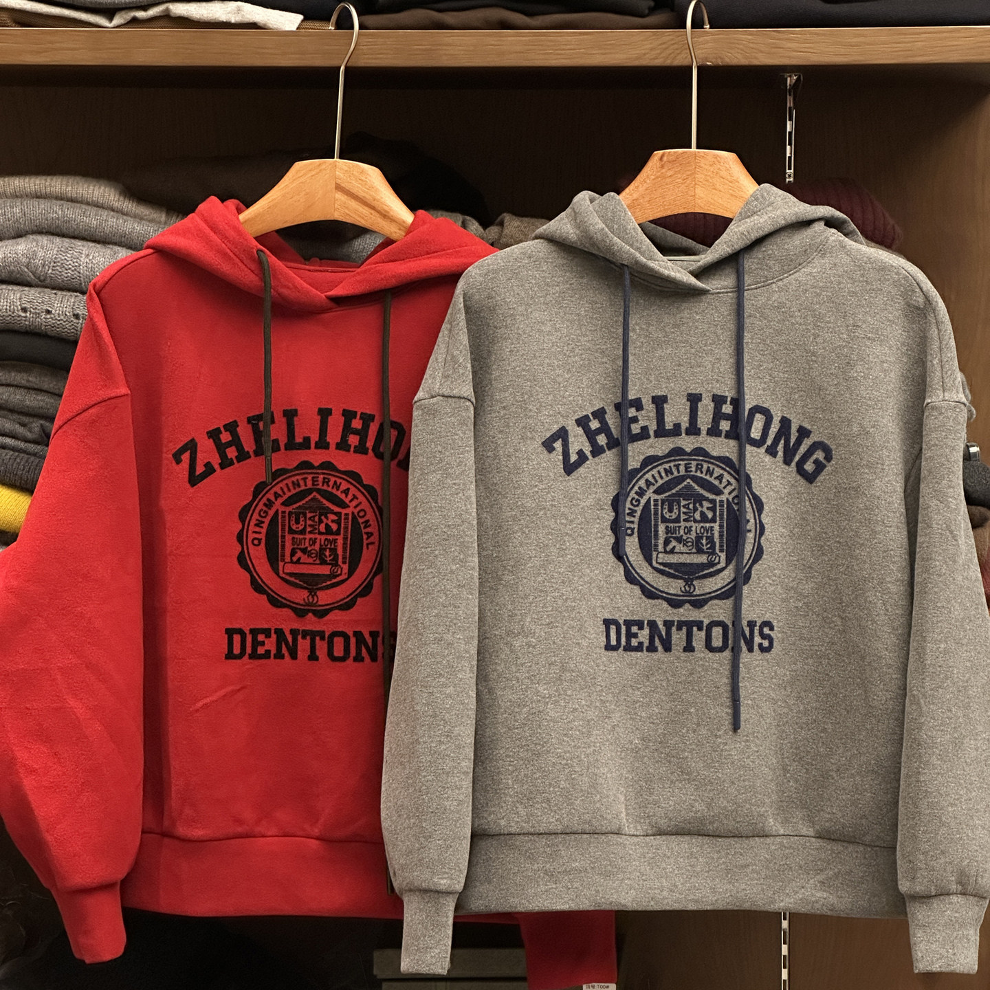 立体字母卫衣女欧洲站减龄休闲套头连帽卫衣罩衫小个子洋气外套潮