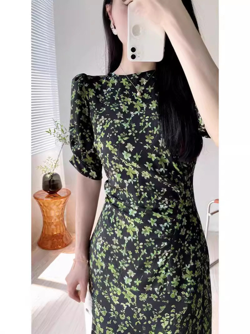 胖mm遮肚碎花连衣裙夏季修身气质时尚大码女装减龄雪纺长裙子薄款