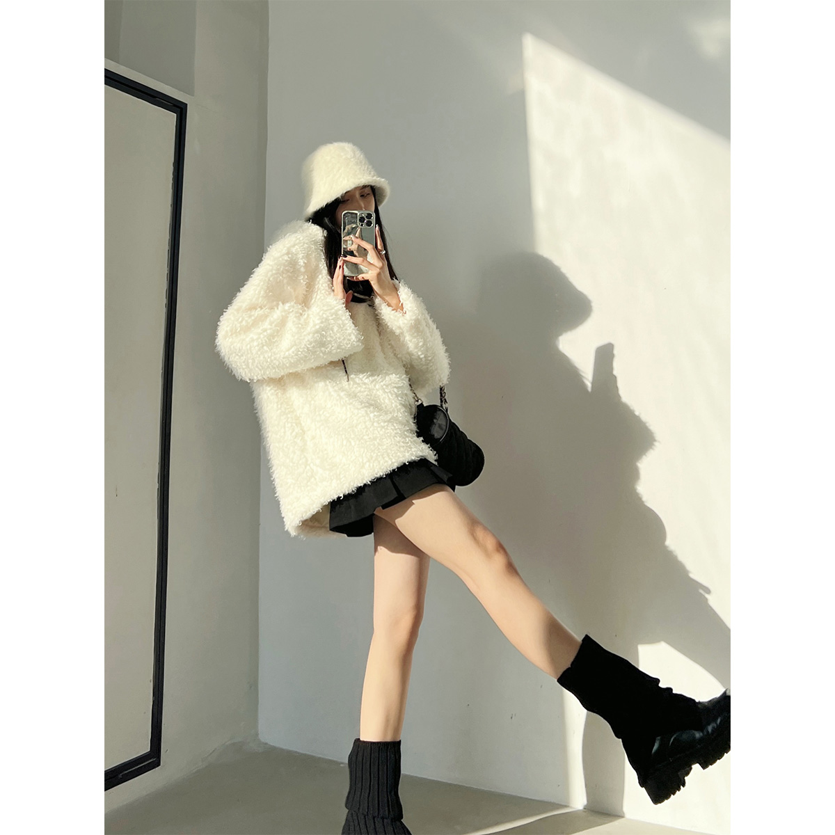 PAPERLLL辛间白色加绒加厚卫衣女冬季新款2025连帽毛毛慵懒风上衣